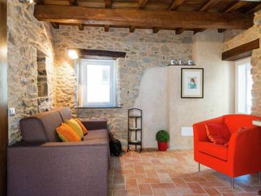 Old renovated house in the centre of the mountain village of Pascoso