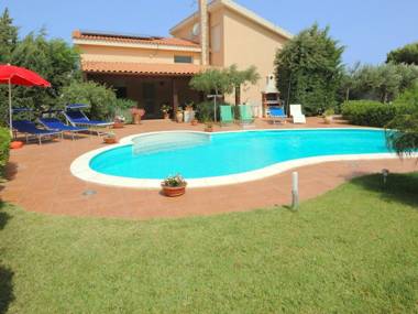 Charming house with private pool in a beautiful area