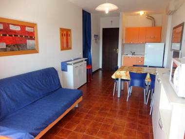 Apartment For 5 - Ac - Terrace - Swimming pool