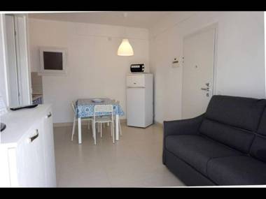 Three-room Apartment For 6 Guests Ideal For Holidays