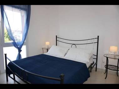 Three-room Apartment For 6 Guests Ideal For Holidays