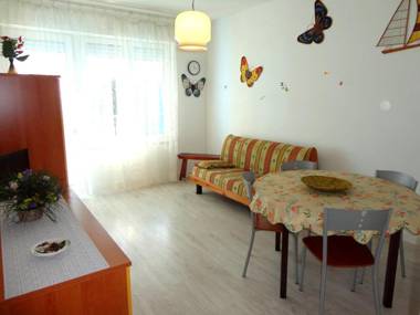 Apartment for 7 people with sea view A C