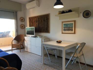 Beautiful one bedroom apartment near the beach 5 people
