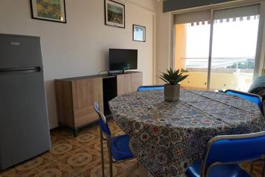 Sea view apartment for 5 people