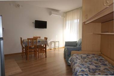Studio for 3 people near the beach