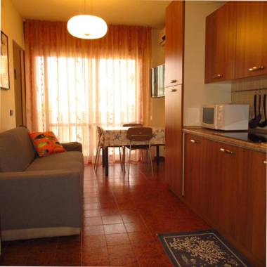 Apartment For 4 People With Swimming pool