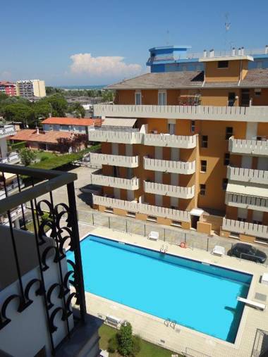 Apartment for 5 people With Pool And Sea View