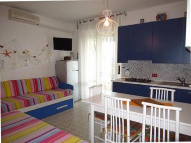 Beautiful Sea Front studio With Swimming Pool