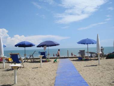 Nice apartment for 7 people facing the sea