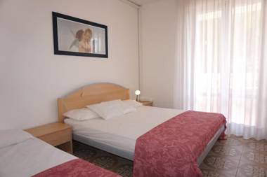 Beautiful Apartment-pool-ac for 4 people