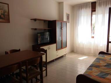 Beautiful Apartment For 6 People-swimming Pool-ac