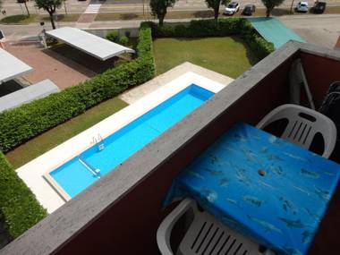 Apartment For 5 People-swimming Pool near the beach