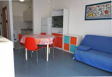 Beautiful two-room apartment for 6 people facing the sea