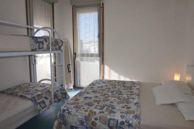 Beautiful two-room apartment for 6 people facing the sea