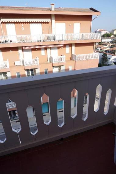 Nice Studio Apartment in a Great Location Near the Beach