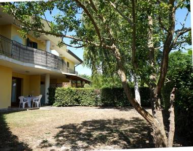 Wonderful Holiday House with Garden