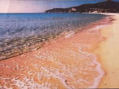 a 10 chilometri da Villasimius e 2 dalla spiaggia di Solanas