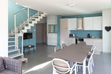 Bellagio Village-Apartments with Seasonal Warm Pool and Sauna