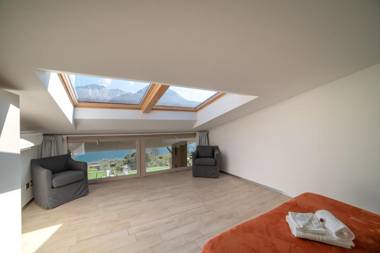 Bellagio Village-Apartments with Seasonal Warm Pool and Sauna