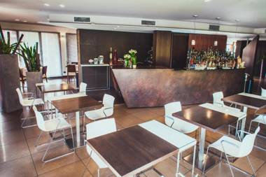 Red's Redaelli Hotel