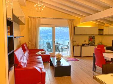 Loft Diva Lake view by Gardadomusmea