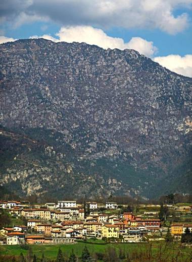 Attico Florian Vesio by Gardadomusmea