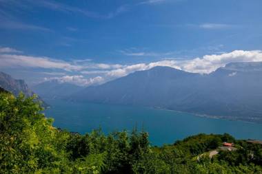Tremosine Wonderful Lake View 1