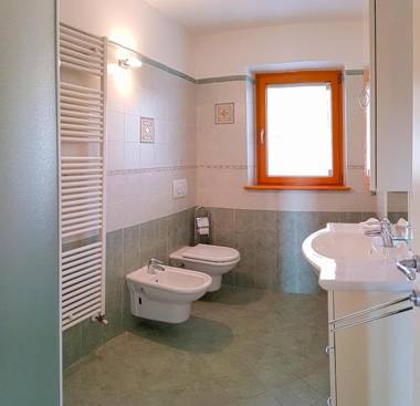 Teresa Campi Apartments Lake view by Gardadomusmea