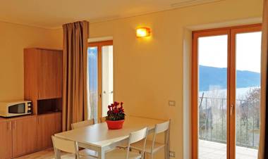 Teresa Campi Apartments Lake view by Gardadomusmea