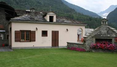 Le Petit Coin De Maison Chante Lune