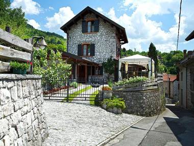 Independent cottage in Ponte nelle Alpi with private garden Wi-Fi and jacuzzi