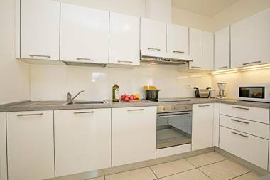 Torbole Relax Pool & Balcony Apartment