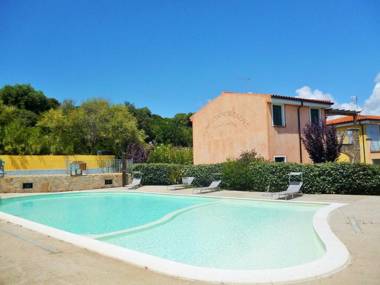 Residence with swimming pool in green countryside near the thermal baths