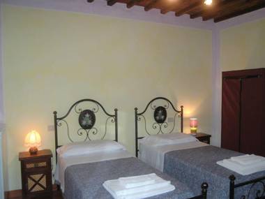 Sun-kissed Apartment in Gambassi Terme-Fi with Garden