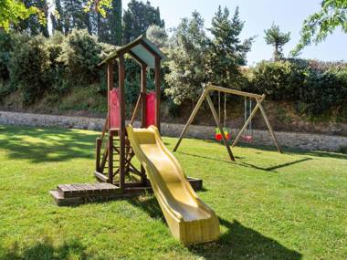 Lavish Holiday Home in Volterra with Swimming Pool