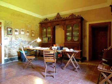 Organic farmhouse complex with swimming pool and splendid views