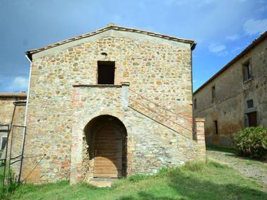 Charming Holiday Home in Volterra with Swimming Pool