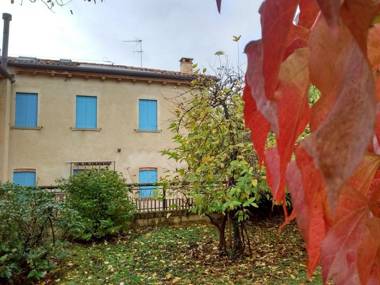 Modern accommodation just renovated private garden free wifi near Treviso