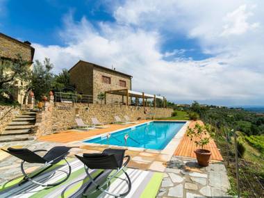 Exotic Holiday Home in Vinci with Swimming Pool