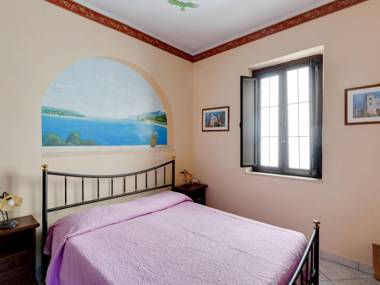 Appealing Villa in Villa San Giovanni with Garden