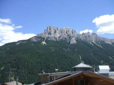 Villa Mazzel with balcony