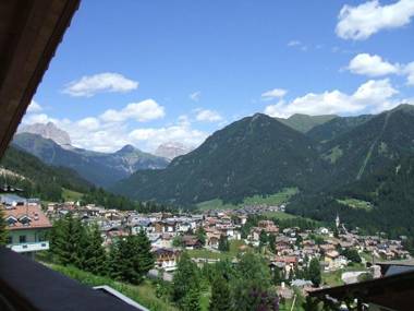 Villa Mazzel with balcony