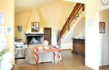 2 bedrooms house with shared pool enclosed garden and wifi at Gattaia