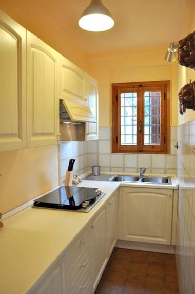 2 bedrooms house with shared pool enclosed garden and wifi at Gattaia