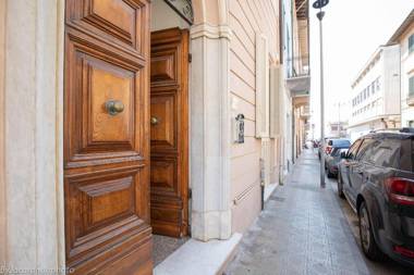 Elena House Apartments