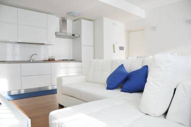 Elena House Apartments