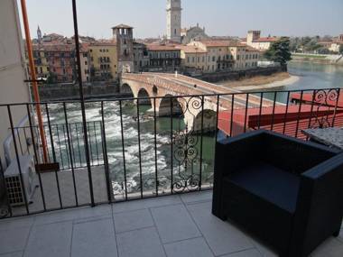 Theater Verona Luxury Apartment