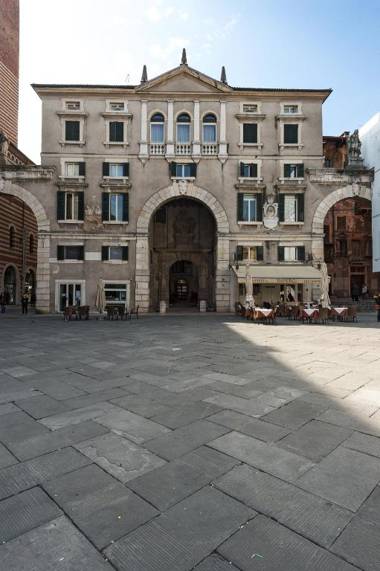 Residenza dei Signorii - Italian Homing