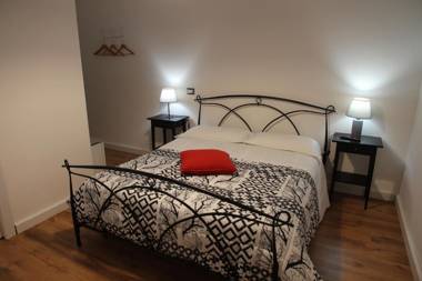 ES - Essential Solution & Emotion Stories (locazione turistica)