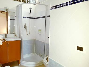 2 bedrooms appartement with furnished garden and wifi at Verona